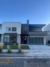 Building Photo - 510 E Delno Dr