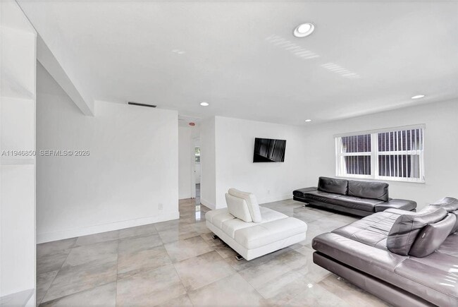 Building Photo - 4530 SW 54th St