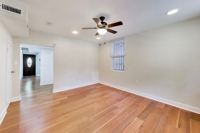 Foto del edificio - Beautiful- 3Bed/2Bath Townhome!