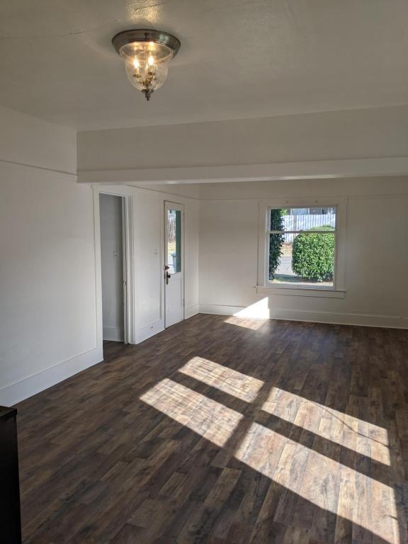 Foto principal - 553 SE Rice Ave