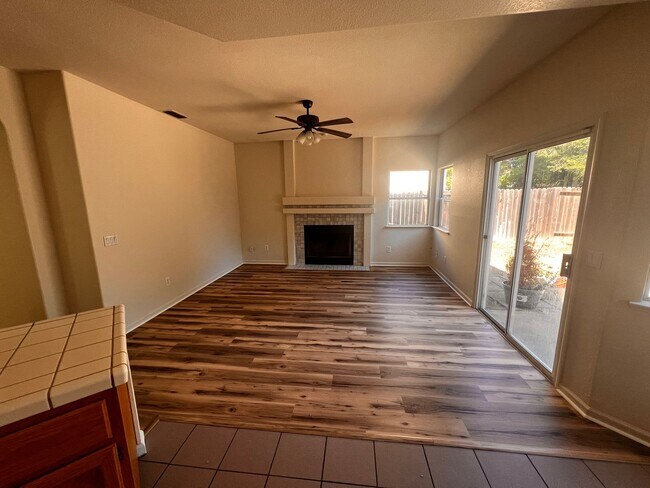 Building Photo - Large Browns Valley home 5/3 2229 Sq Ft.
