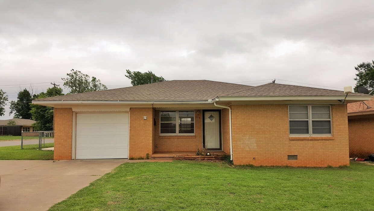 Primary Photo - Updated 3 bedroom Near SWOSU $1.200/month