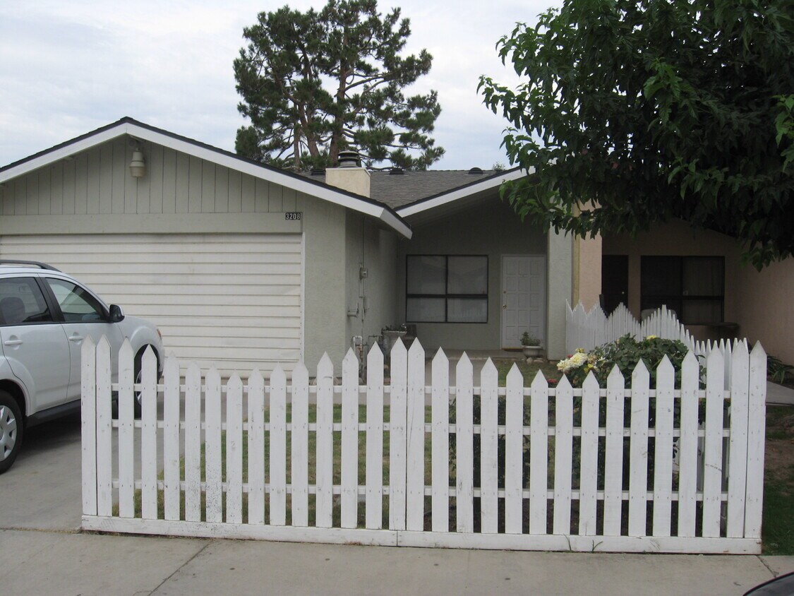 Foto principal - 3208 Parkland Ct