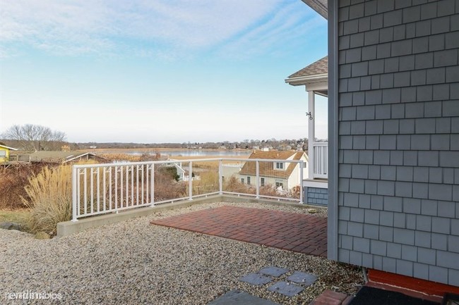 Building Photo - 46 Conanicut Rd