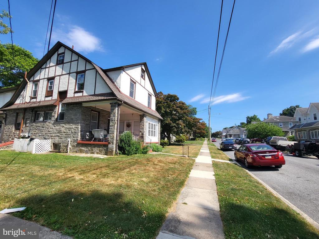 Primary Photo - 525 Harper Ave