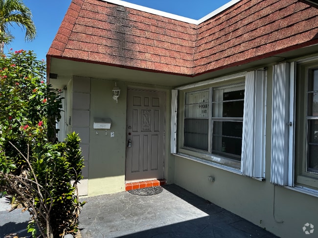 Building Photo - 7397 NW 76th Ct