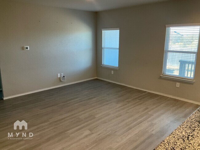 Foto del edificio - 712 Rdg Vw Dr