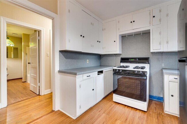 Foto del edificio - 1011 E 49th St