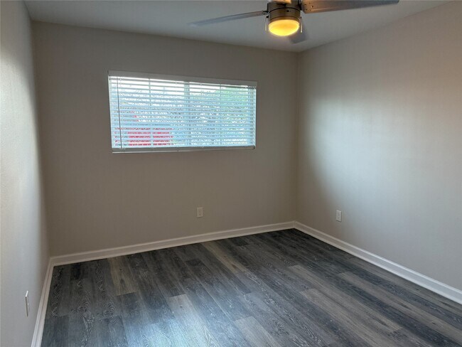 Building Photo - 1824 Thonig Rd