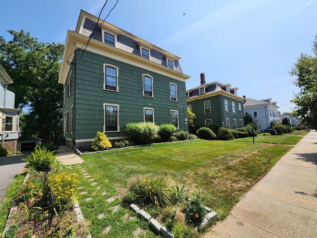 Building Photo - 255 Lafayette St