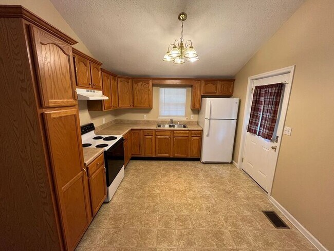 Building Photo - 2103 Bream Ln
