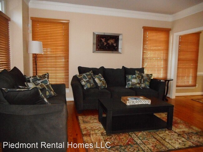 Building Photo - 4 br, 2.5 bath House - 2110 Beech Grove Dr.