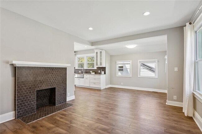 Building Photo - 1654 Westhaven Dr SW