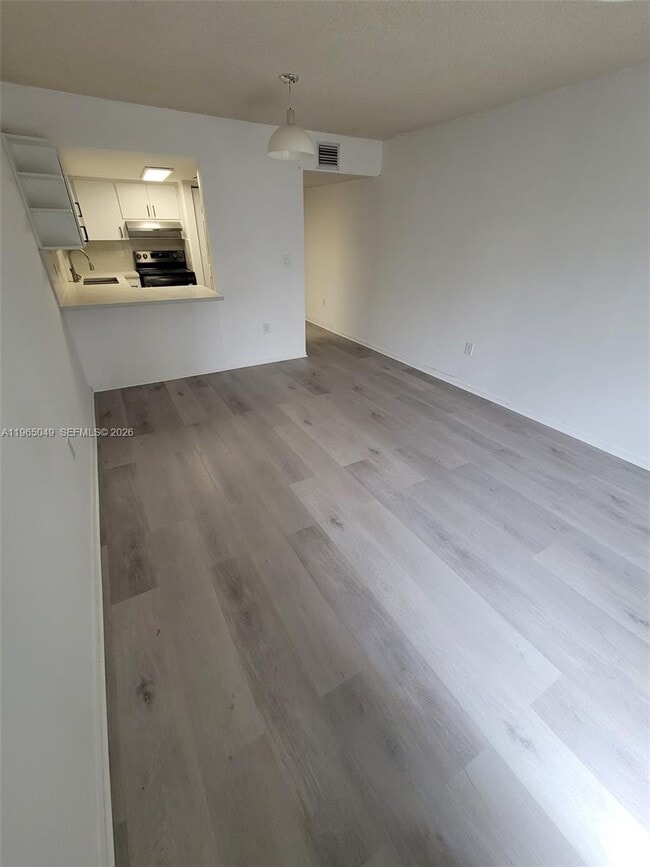 Foto del edificio - 1624 NE 151st St