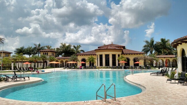 Foto del edificio - Impressive Annual Unfurnished 3 Bedroom, 2...