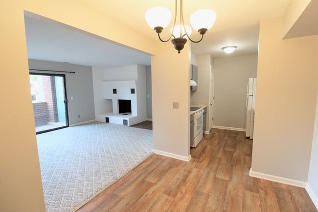 Photo - 1030-4 Blue Ridge Dr Apartment