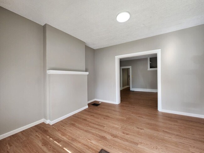Building Photo - 363 Midland Ave