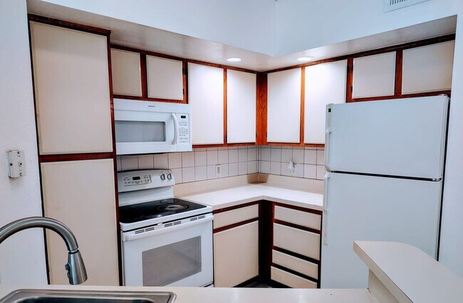 Foto del edificio - Venetian Place Condominium