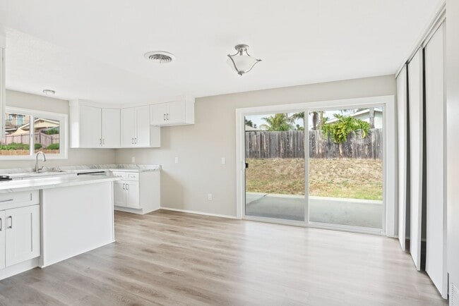 Building Photo - 8401 Dube Ct