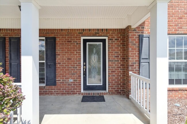 Building Photo - AVAILABLE JUNE [PETS PERMITTED]