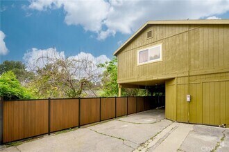 Building Photo - 10377 McBroom St