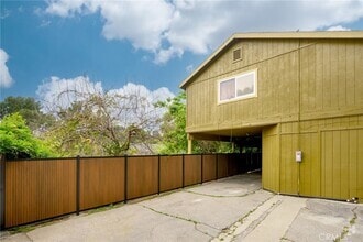 Building Photo - 10377 McBroom St