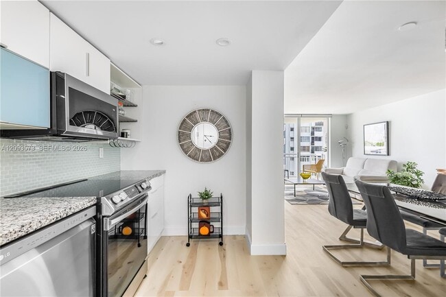 Building Photo - 18051 Biscayne Blvd