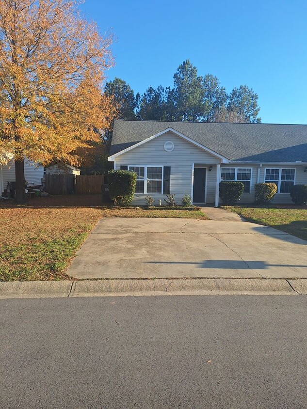 Foto principal - Adorable Three Bedroom Condo in Chapin SC