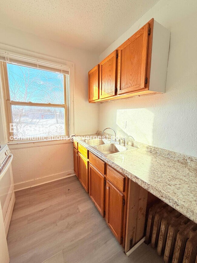 Foto del edificio - 13909 Hartwell St