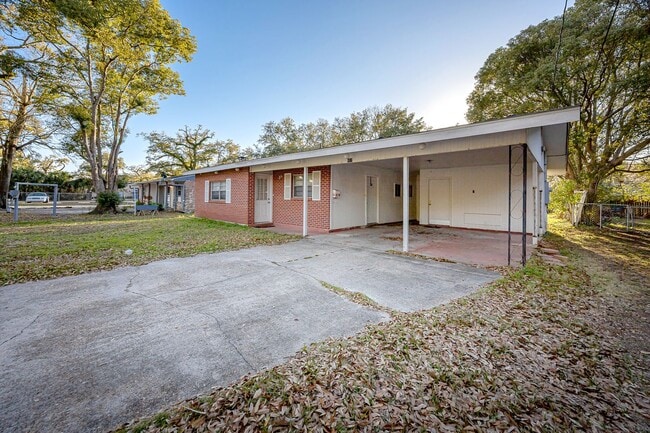 Building Photo - 3 Bed 2 Bath home in Pascagoula near the beach.