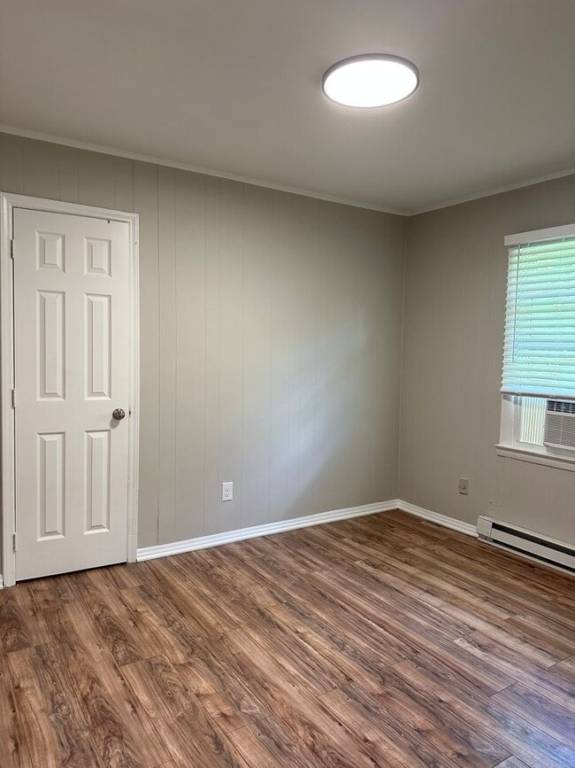 Interior Photo - Oaklawn West