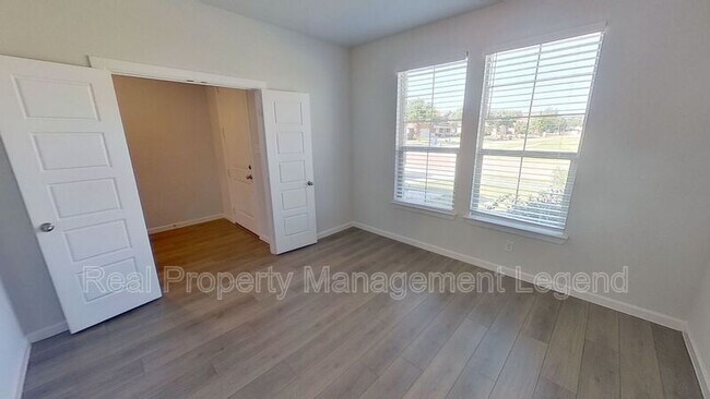 Foto del edificio - 442 Diamond Creek Dr