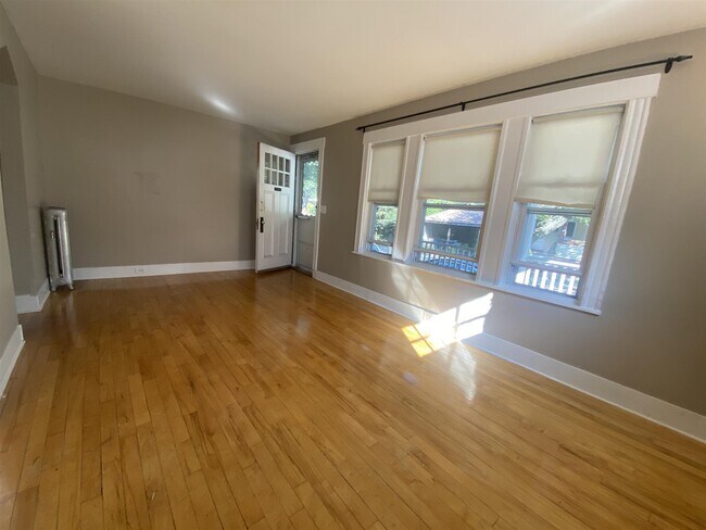 Building Photo - 15 Corinthian Rd