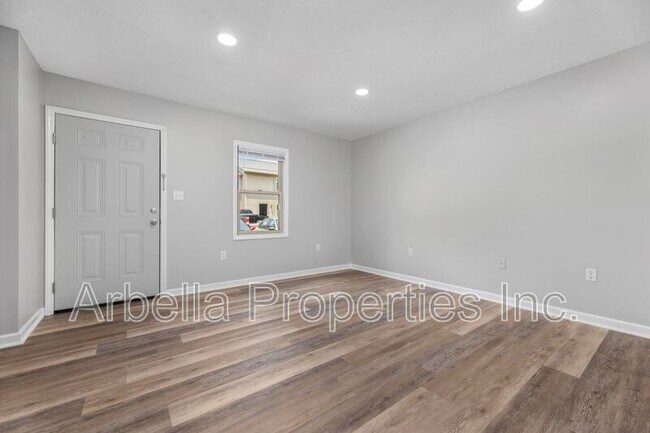 Foto del edificio - 2637 Hwy 11 W