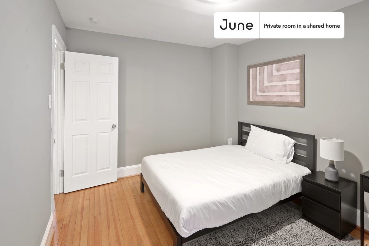 Private bedroom in 3 bed/2.5 bath Home - Private bedroom in 3 bed/2.5 bath Home