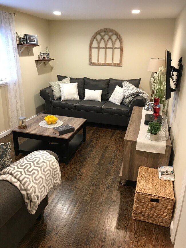 Building Photo - 2472 South Seamans Neck Road