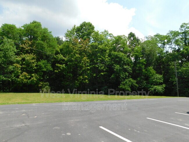 Building Photo - 581 Prosperity Rd