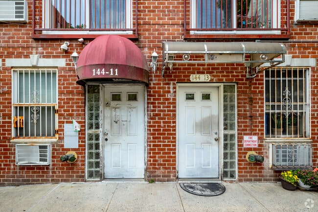 Entrance - 14411 Barclay Ave
