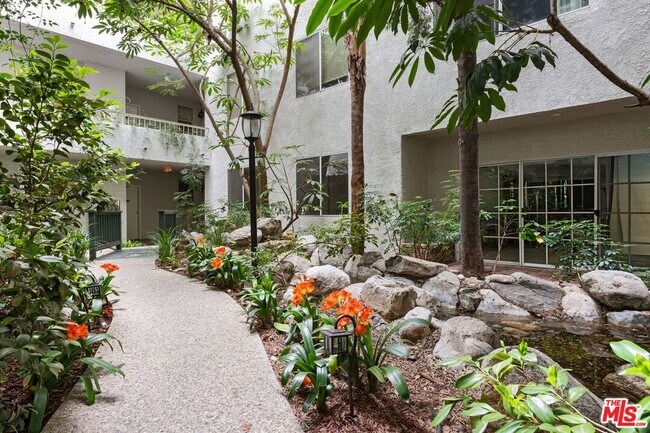 Foto del edificio - 1375 Kelton Ave