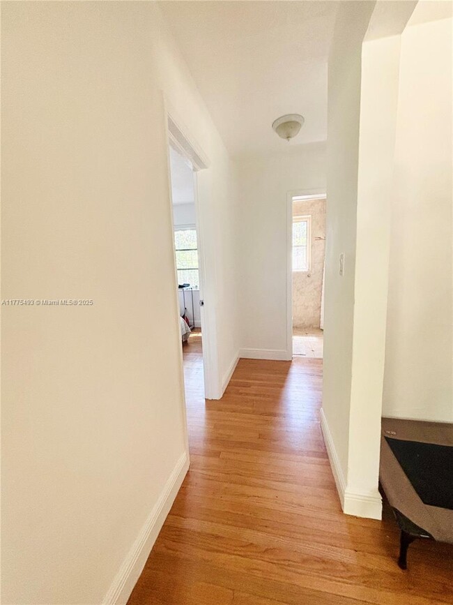 Building Photo - 3 bedroom in Miami Shores FL 33150