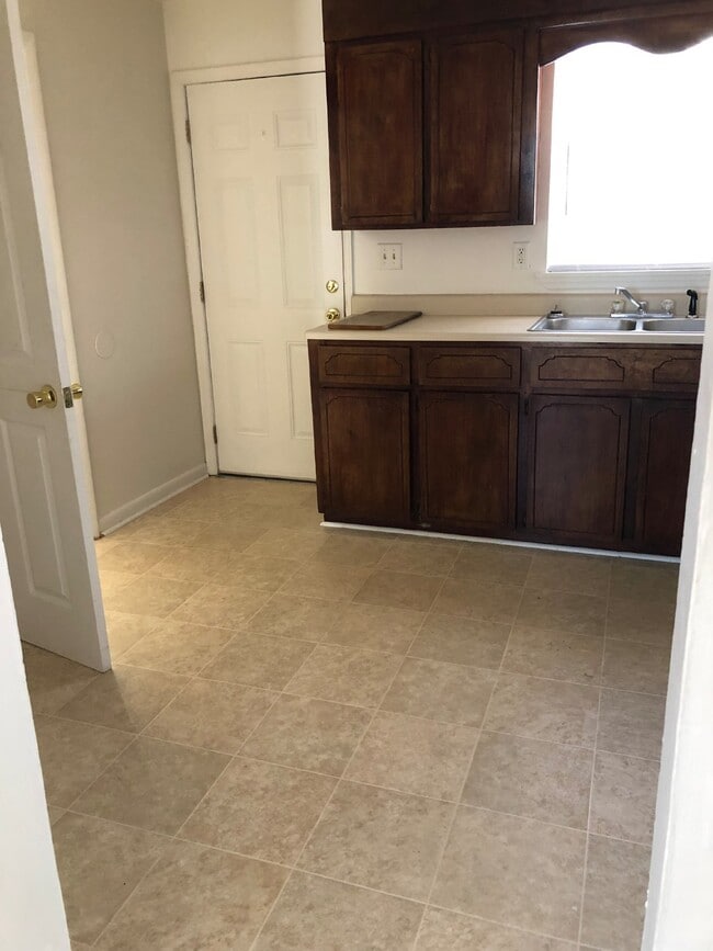 Foto del edificio - Apartment For Rent