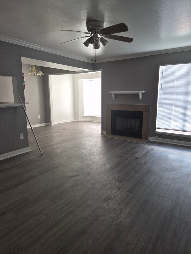 Building Photo - 9701 Forum Park Dr