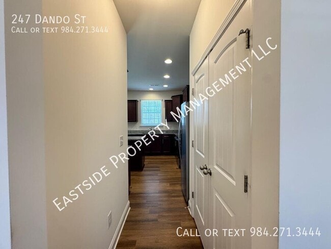 Building Photo - 247 Dando St