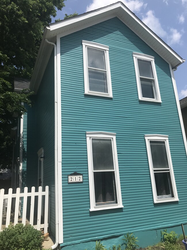 Building Photo - 212 James Street