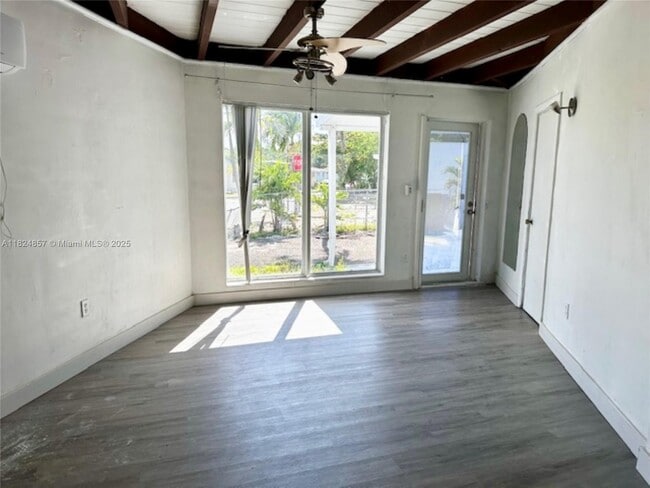 Foto del edificio - 2394 NE 136th Ln