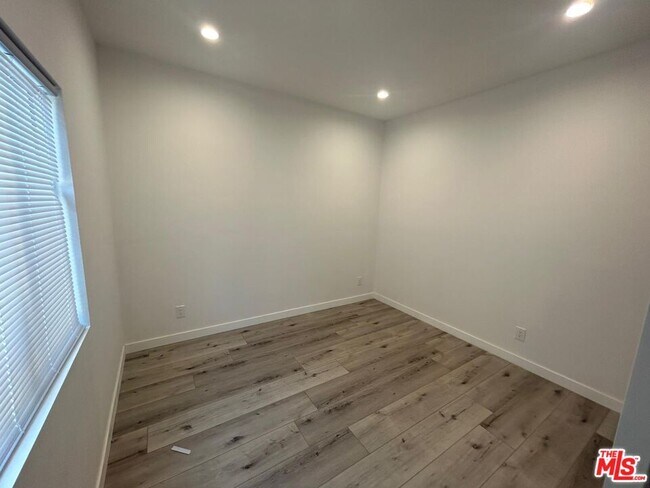 Building Photo - 8500 Belmar Ave