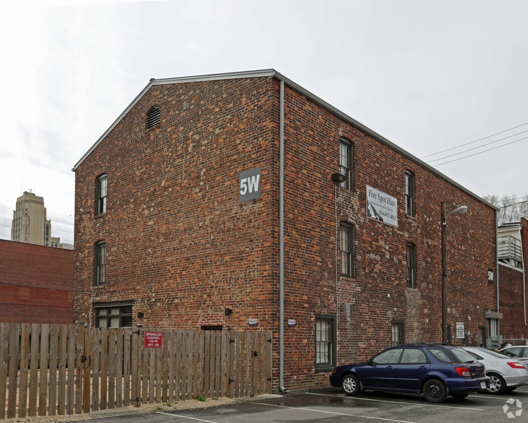 Primary Photo - Five Spots Flats