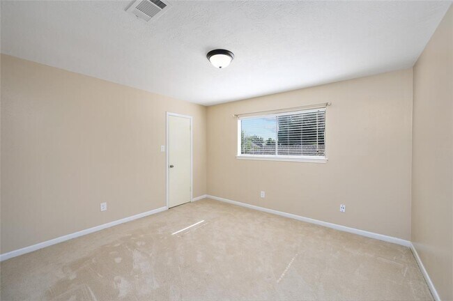 Foto del edificio - 12826 Westmere Dr