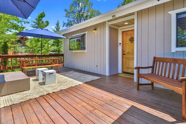 Foto del edificio - 2216 Maplewood Way