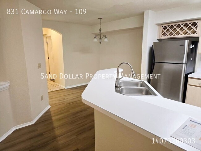 Building Photo - 831 Camargo Way